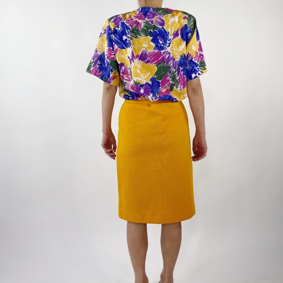 Small Mustard Yellow Mod Knit Skirt Suit - Picture 4 of 4